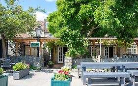 Mullions 51 B&B